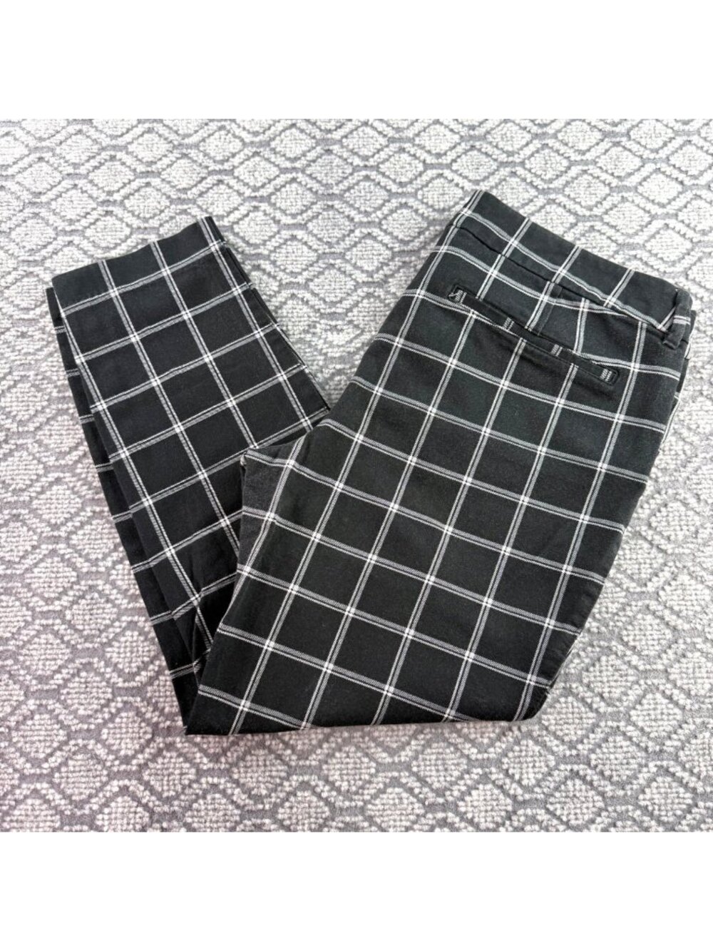 Old Navy Pixie Mid Rise Ankle Pants Black White Plaid Size 14 Regular